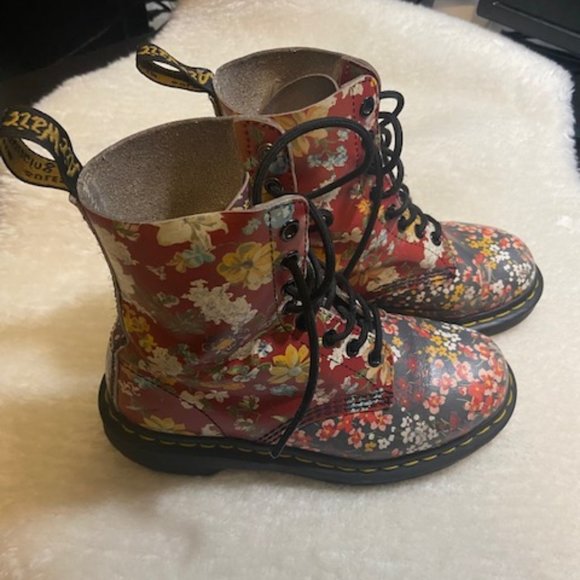Dr.Martens Pascal Boots Size 5 US/3UK - Picture 1 of 7